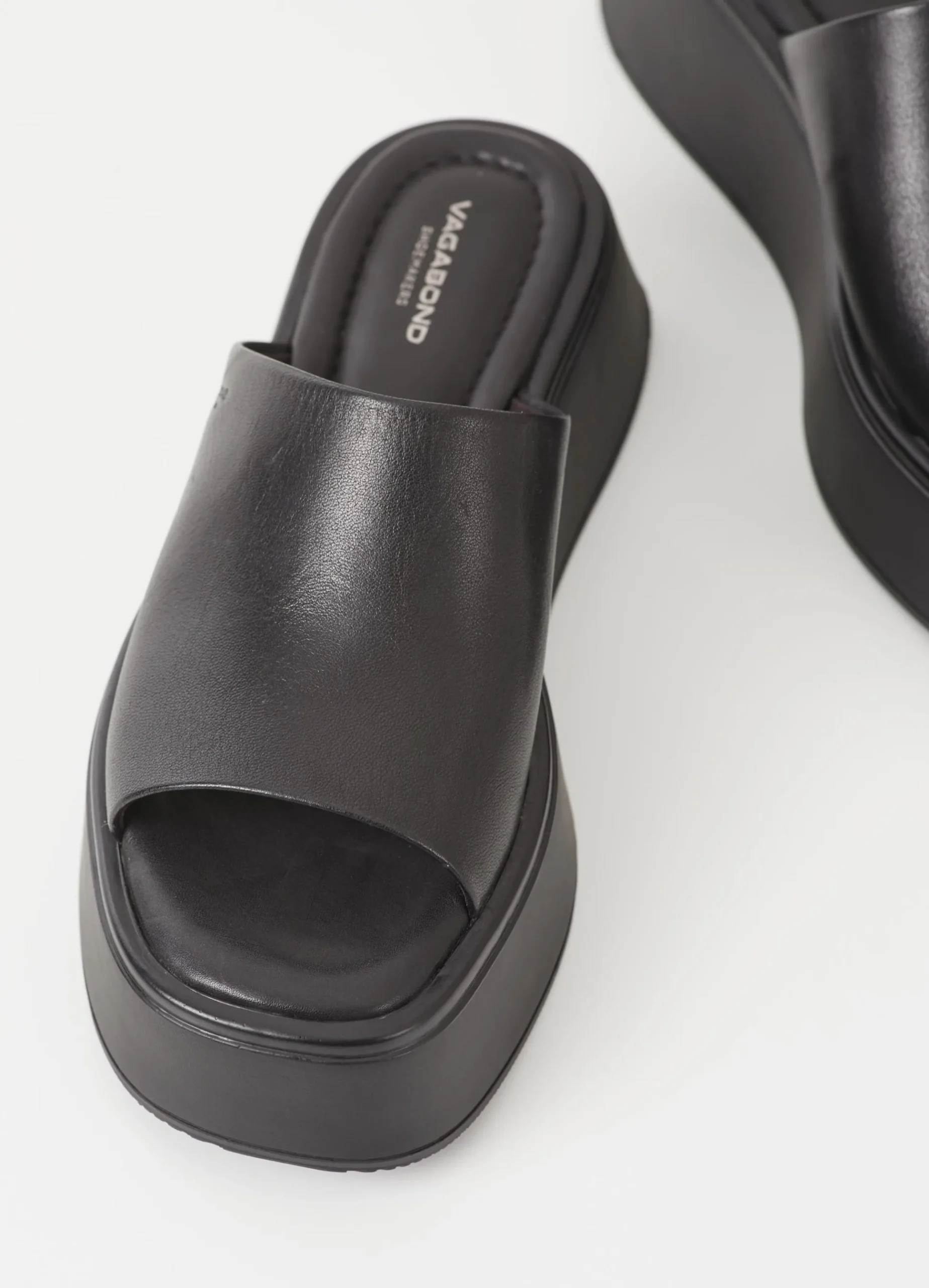 COURTNEY SANDALS