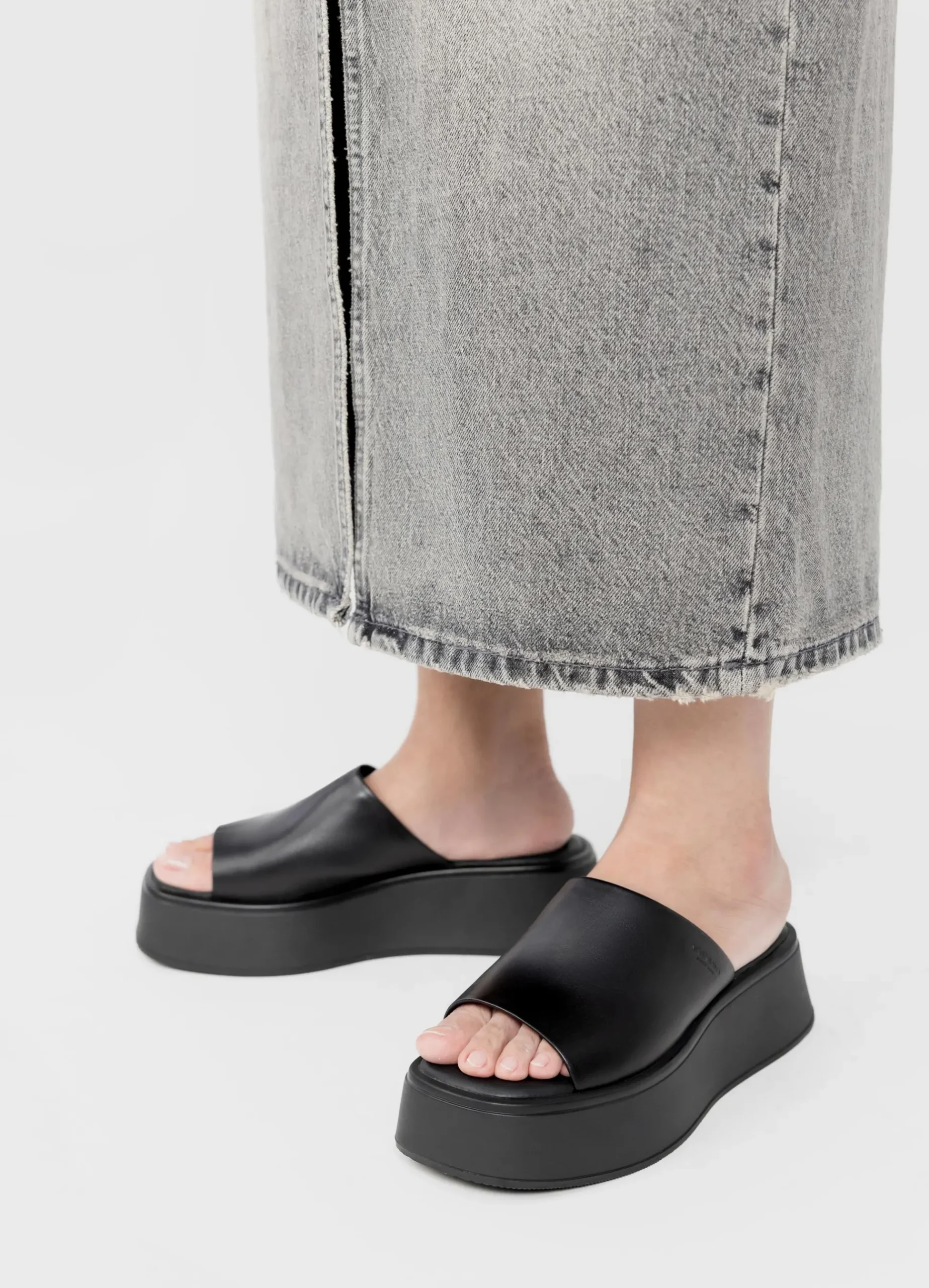 COURTNEY SANDALS