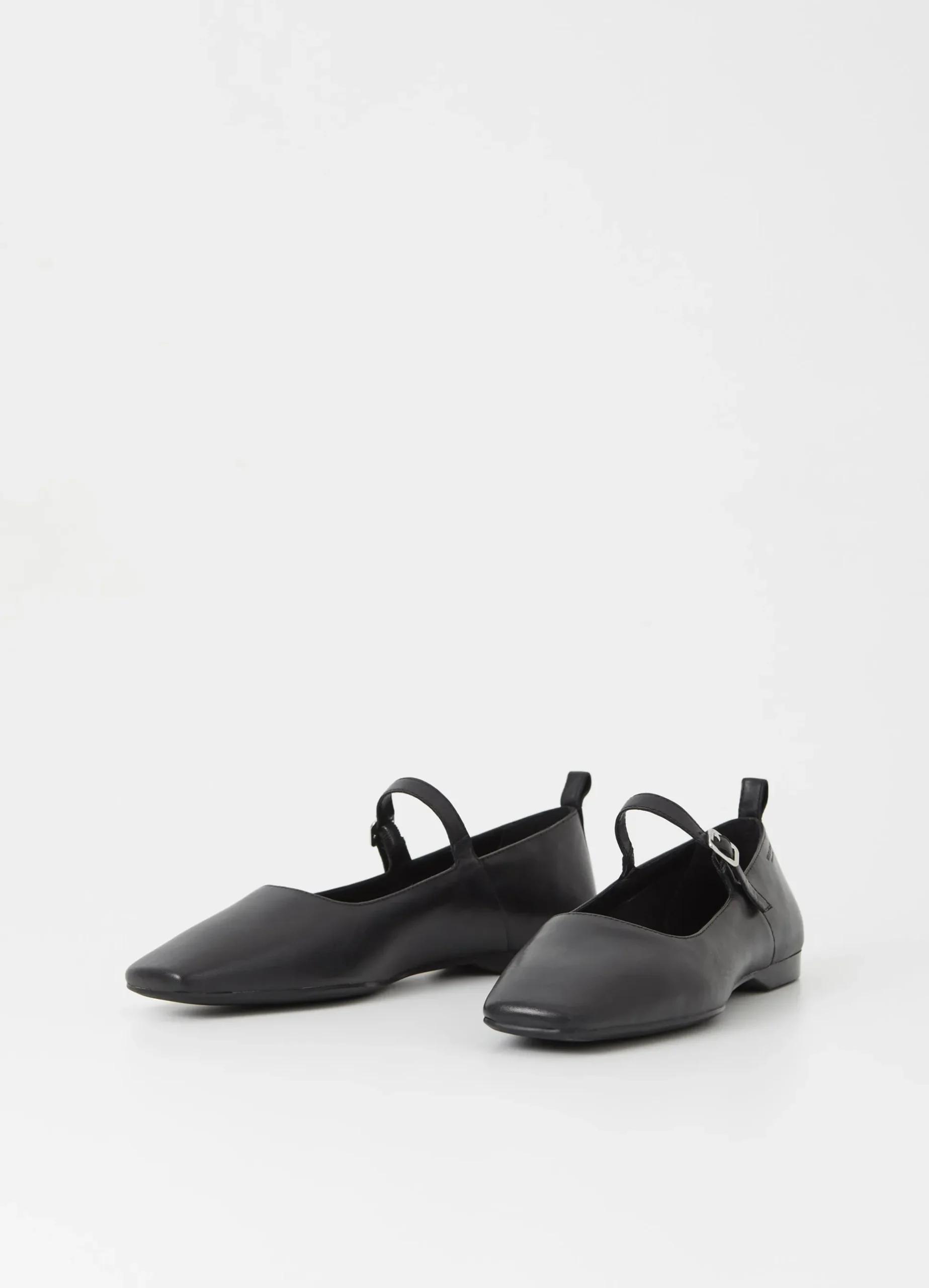 DELIA SHOES