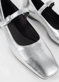 DELIA SHOES