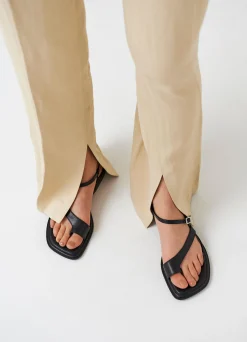 IZZY SANDALS